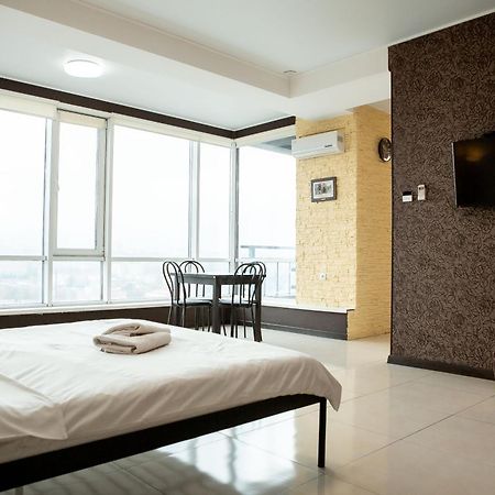 Doba In Ua Baku Bandery Apartments Dnipro Extérieur photo
