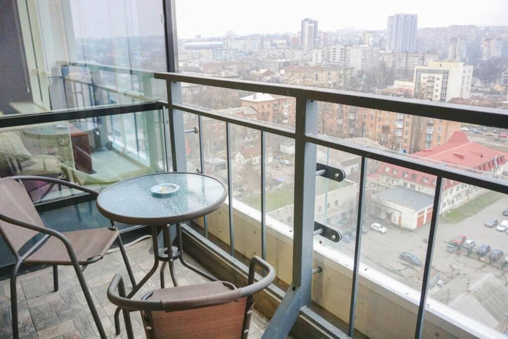 Doba In Ua Baku Bandery Apartments Dnipro Extérieur photo